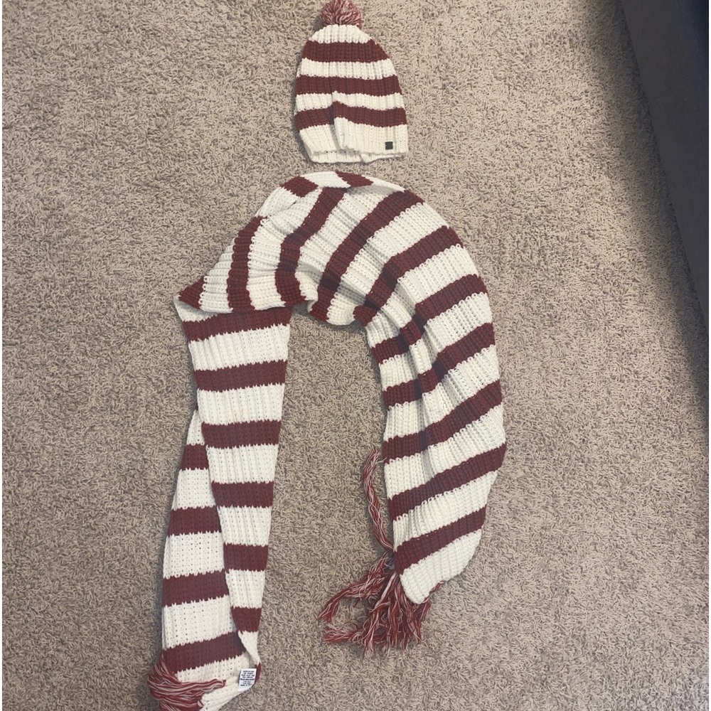 Ivory Ella red &white beanie and scarf